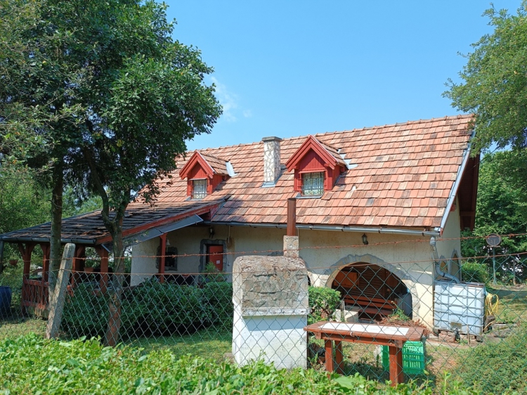 For sale house Balatonalmádi  100 m<sup>2</sup> 119.9 millió Ft