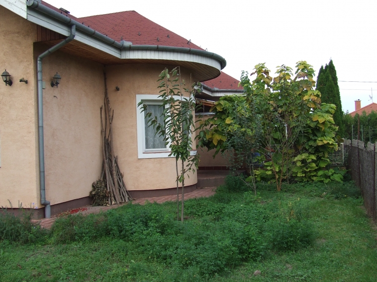 for rent house Szigetszentmiklós Lakihegy Budapest előváros 180 m<sup>2</sup> 200 ezer Ft / hó