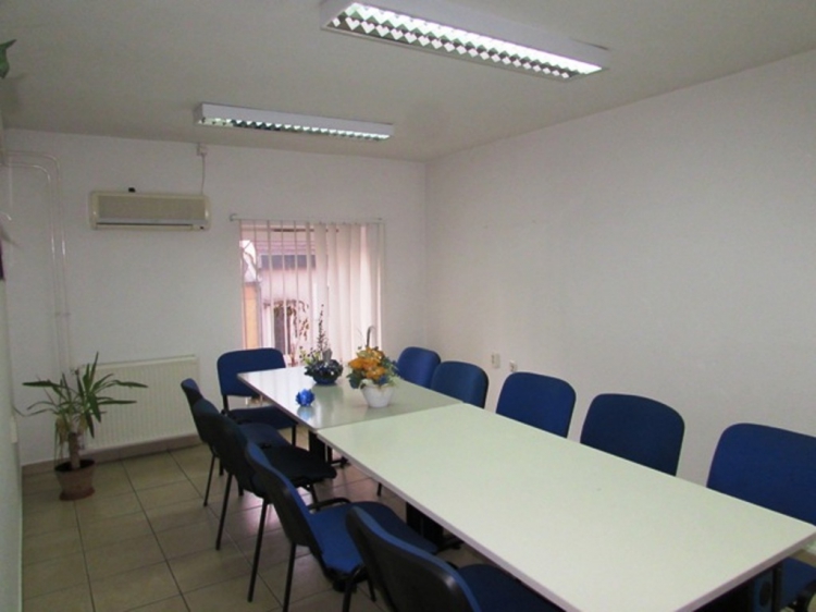 for rent office Vác Belvároshoz közel 0 m<sup>2</sup> 49 ezer Ft / hó